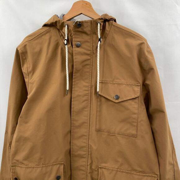 Vuori Men's Large Palisades Rain Jacket in acorn - Picture 2 of 5